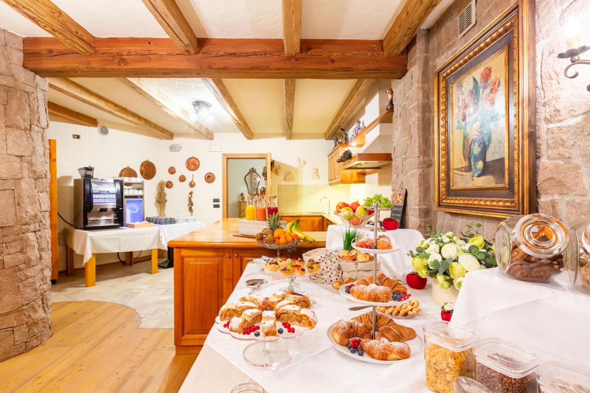 Appartamento Le Colonne - Relais Villa Quercia Tassullo Bagian luar foto