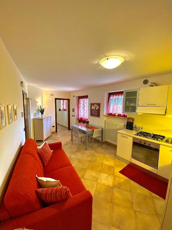 Appartamento Le Colonne - Relais Villa Quercia Tassullo Bagian luar foto